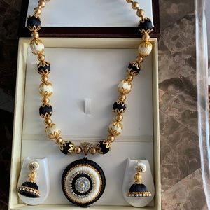 Silk threaded Necklace set